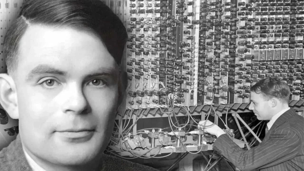 Alan Turing ve döneminin ilk bilgisayarlarından biri.